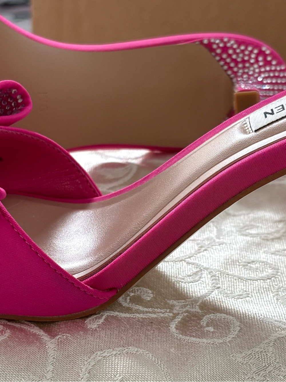 Steve Madden Hot Pink Bow Slide Mules - Picture 5 of 6
